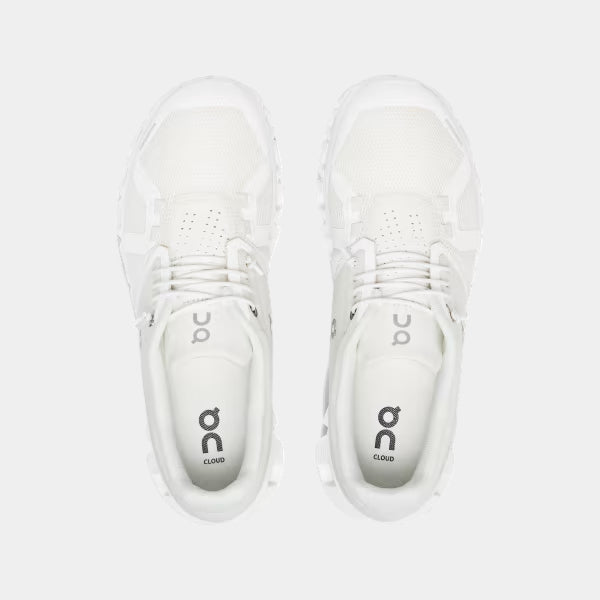 On Running Cloud 5 Trainers - Glacier/White