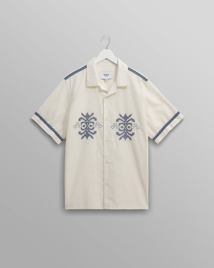 Wax London Didcot Crest Motif Shirt - Ecru-Blue